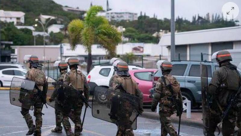 تأمل السلطات الفرنسية بأن تؤدي حال الطوارئ إلى الحد من أعمال العنف في كاليدونيا الجديدة- إكس