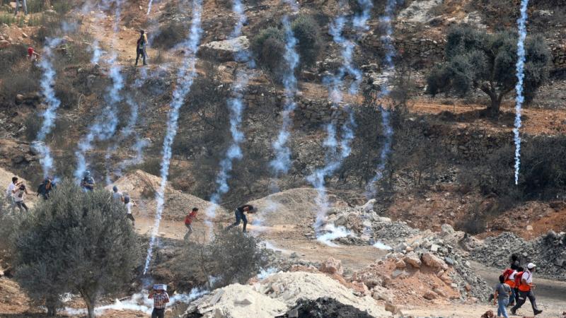 مواجهات بين الفلسطينيين وقوات الاحتلال الإسرائيلي في الضفة الغربية