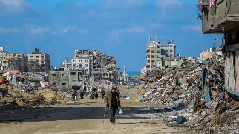 قال غوتيريش إن الفلسطينيين في غزة يتأثرون من الجوع والمرض بالإضافة إلى الموت والدمار - غيتي
