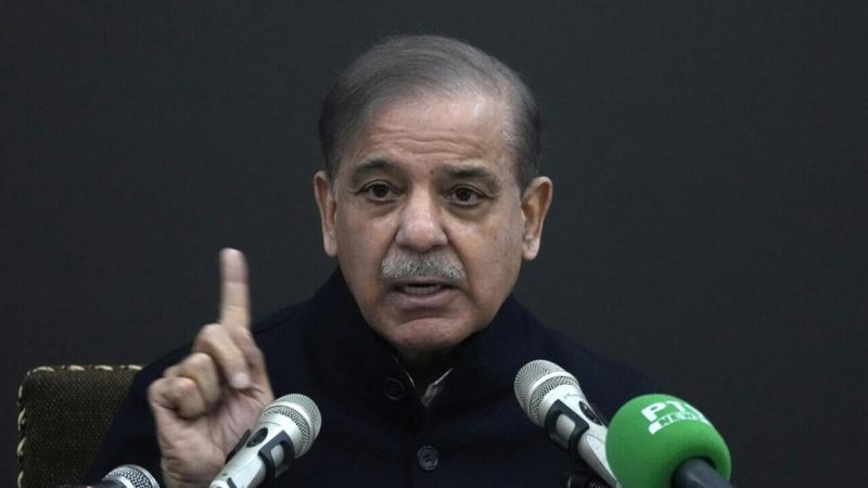 رئيس الحكومة الباكستاني الجديد شهباز شريف تعهد بمكافحة الأزمة الاقتصادية