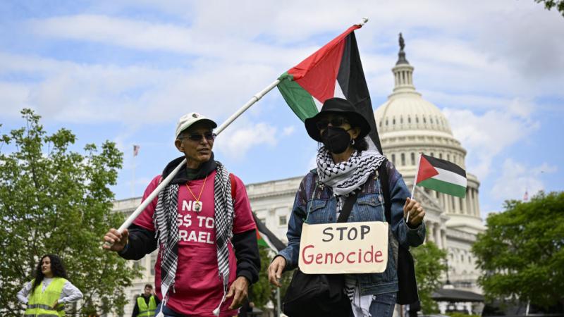 احتجاج أمام الكونغرس على المساعدات العسكرية الأميركية لإسرائيل