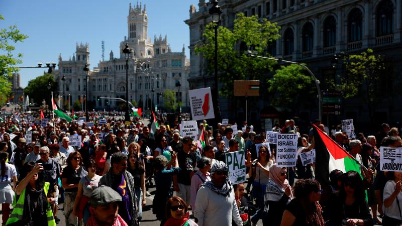 جامعات إسبانيا تعرب عن استعدادها لتعليق تعاونها مع إسرائيل - رويترز