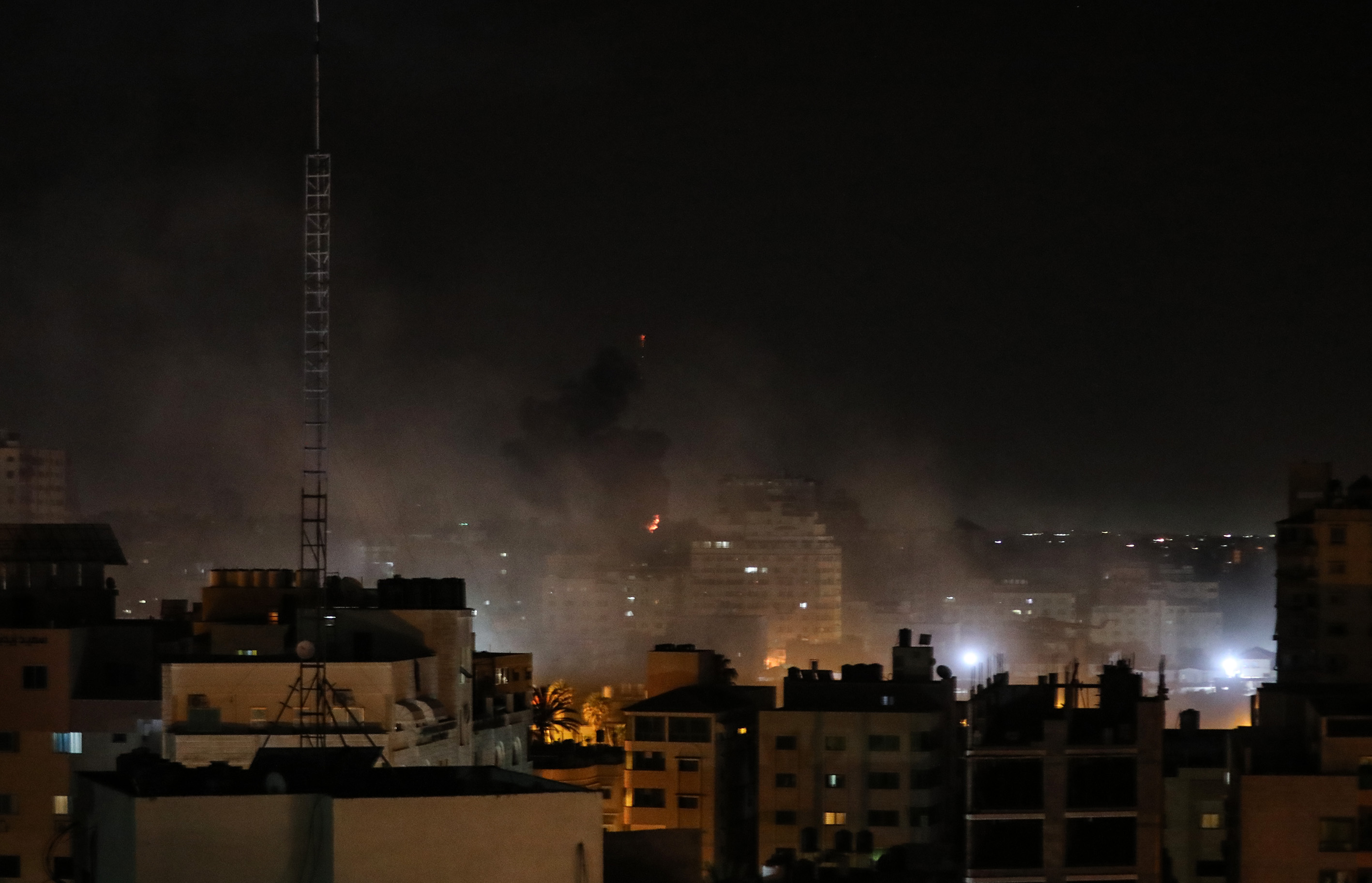 غارات إسرائيلية على غزة