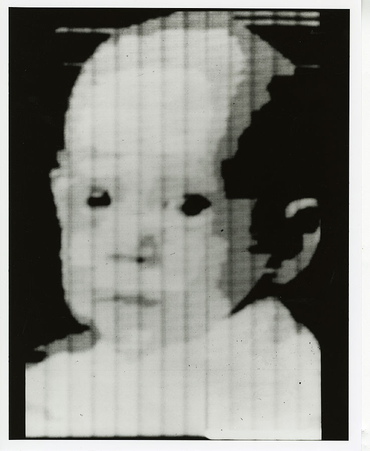 أول صورة تم التقاطها بتقنيات رقمية عام 1957 - المصدر ويكيميديا.