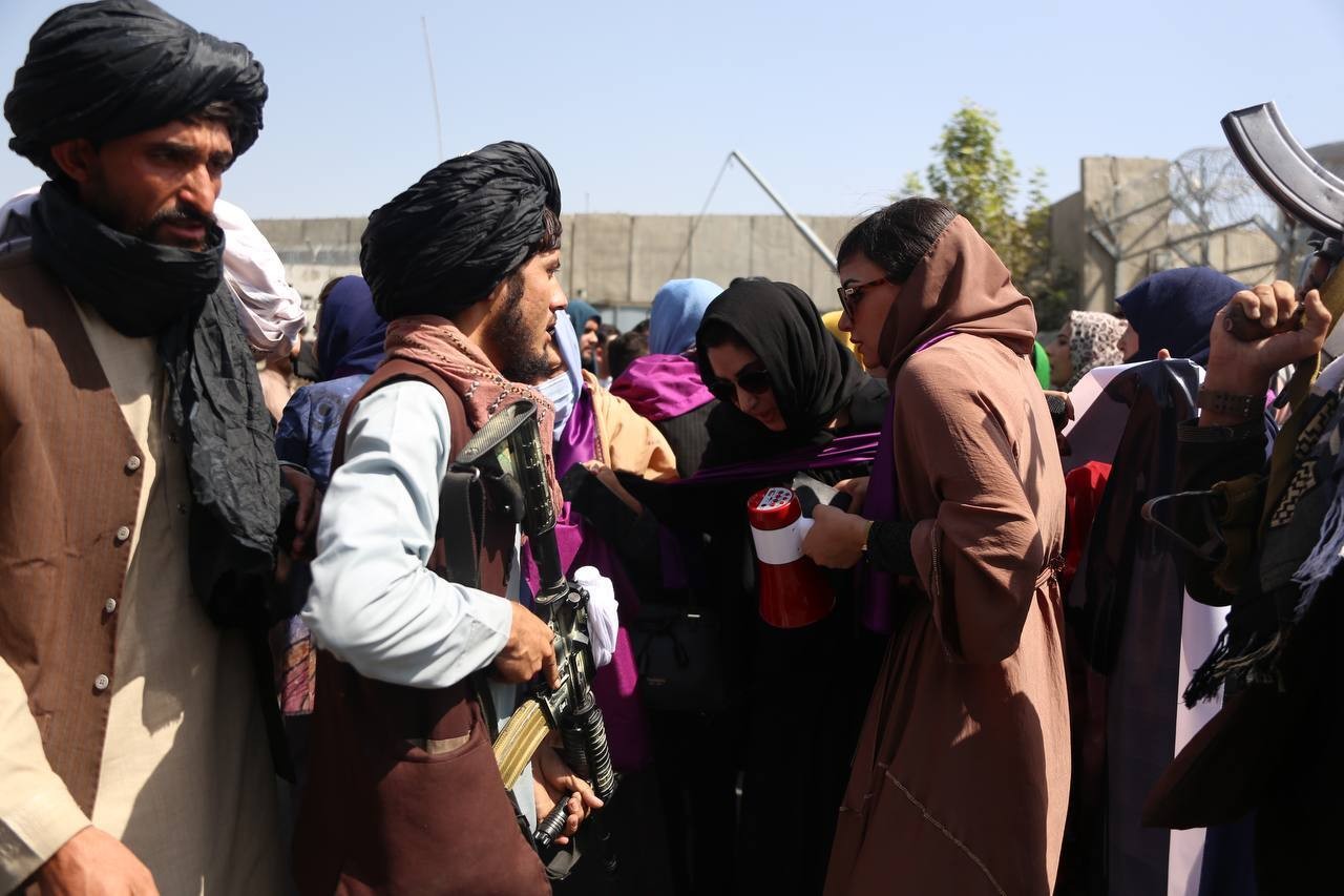 Движение талибан запрещено в россии. Талибы в Афганистане 2021 женщины. Женщины в Кабуле Афганистан 2010.