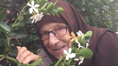 الاحتلال يعتقل مسنة عمرها 94 عامًا بعد اقتحام منزلها قرب الشفاء – "ميدل إيست آي"