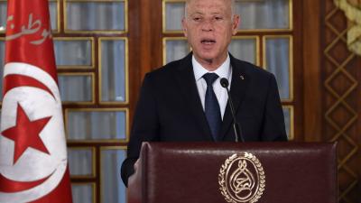 أقال الرئيس التونسي عدة وزراء في حكومة نجلاء بودن، قبل أن يُقيل بودن نفسها