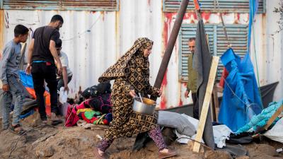 رصدت إصابات بالحمى الشوكية والكبد الوبائي في مخيمات غزة