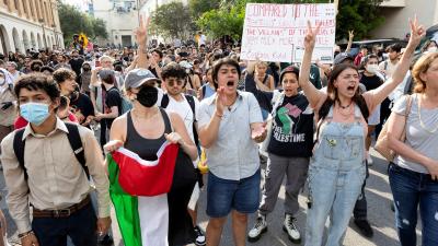 أشعلت المظاهرات الطلابية المنددة بالحرب على غزة جدًلا في الشارع الأميركي بشأن حرية التعبير- رويترز