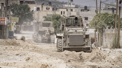 شرعت جرافات عسكرية إسرائيلية في تدمير شوارع وميادين في جنين - وكالة وفا