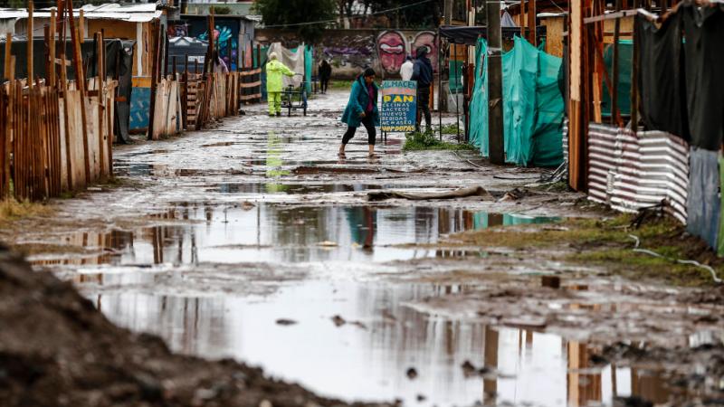 100 ألف منزل في تشيلي بدون كهرباء بسبب الأمطار