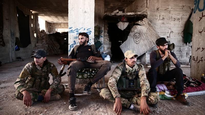 انشقاق 40 عنصراً من قوات النظام السوري
