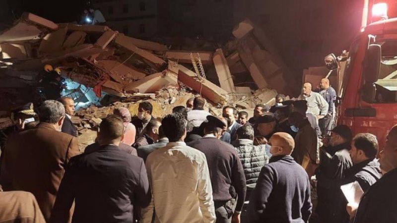 مقتل 7 أشخاص على الأقل وإصابة 24 آخرين جراء انهيار مبنى جسر السويس في القاهرة