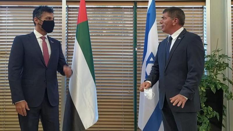 السفير الإماراتي لدى تل أبيب محمد آل خاجة في أول زيارة رسمية له لإسرائيل 