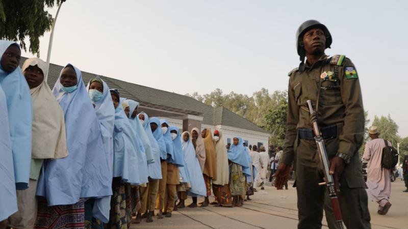 إطلاف سراح 279 تلميذة خطفن من مدرستهن الداخلية في ولاية زمفرا بشمال نيجيريا في بداية شهر مارس