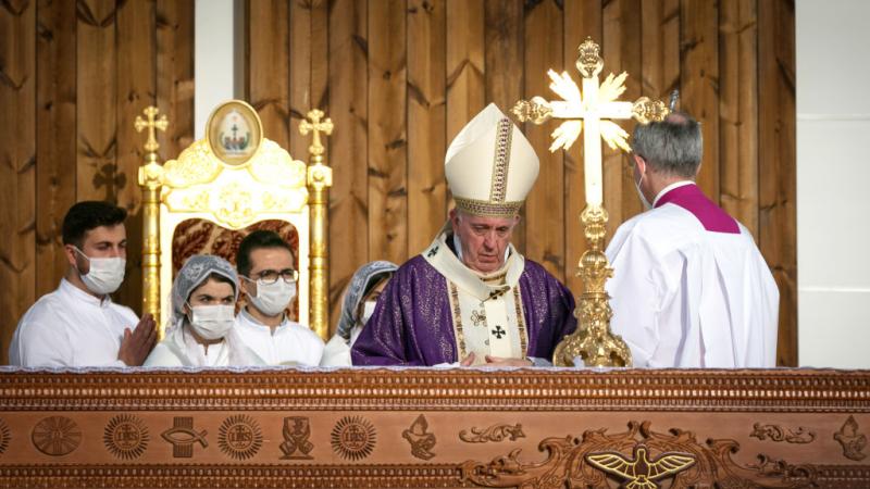 البابا يترأس القداس في اربيل.