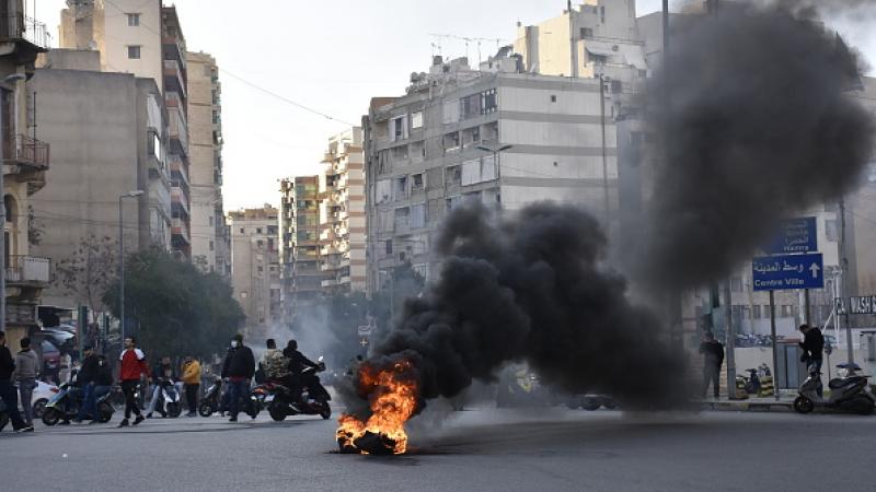 "لبنان ليس بخير" والاحتجاجات تتجدّد مع تراجع قيمة الليرة مجدداً
