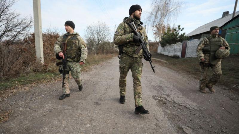 أعلن الجيش الأوكراني عن مقتل جندي من عناصره جراء إطلاق نار من جانب الانفصاليين شرقي البلاد (