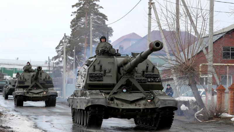 استدعت أوكرانيا جنود الاحتياط لتحصين حدودها الشرقية والشمالية، ردًا على تحركات القوات الروسية.