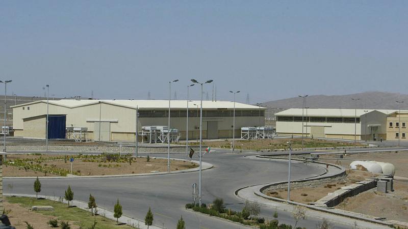 محطة الطاقة النووية الإيرانية "نطنز" التي تبعد 270 كم جنوب طهران