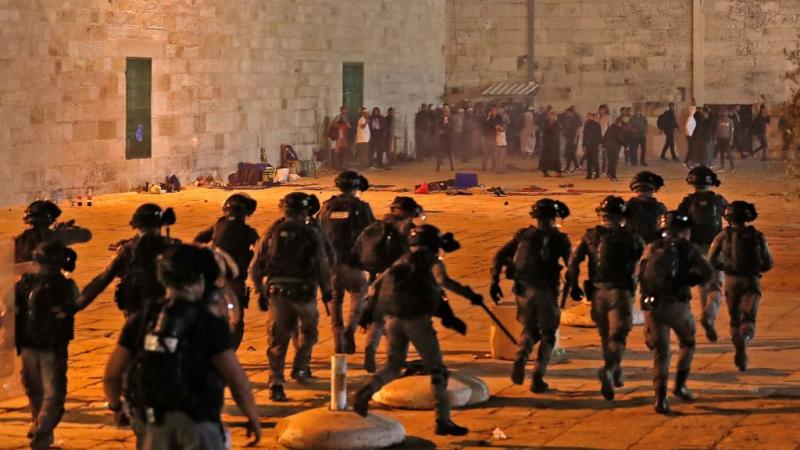 حملة اعتقالات واسعة شنتها القوات الاسرائيلية في مناطق مختلفة بالقدس المحتلة