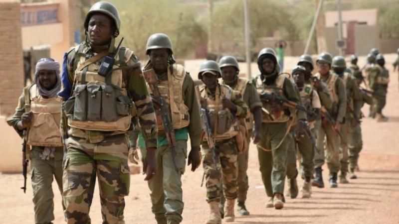 الجيش يعتقل الرئيس ورئيس الوزراء في مالي