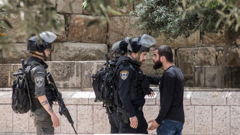 يشهد حي الشيخ جراح مواجهات بين الشرطة الإسرائيلية وسكانه الفلسطينيين