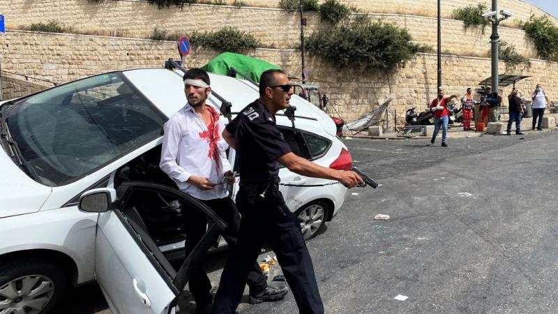 قامت شرطة الاحتلال بحماية المستوطن الذي قام بعملية الدهس 