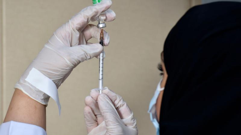 السعودية تدعو الشركات إلى حث الموظفين على تلقي اللقاح 