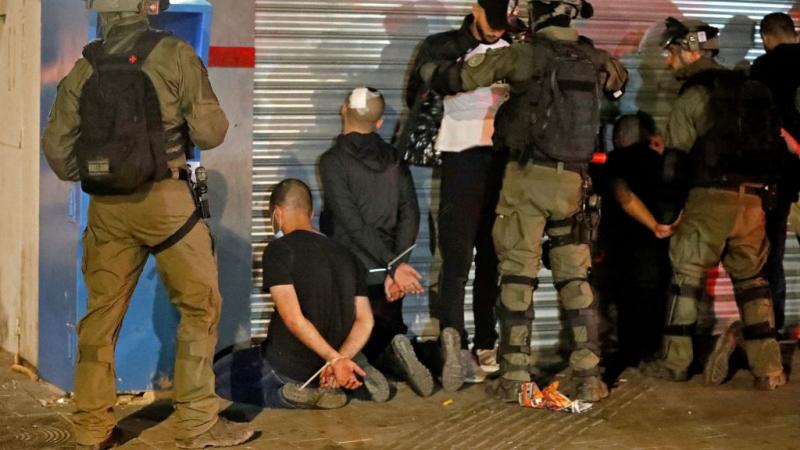 اعتقلت الشرطة الإسرائيلية أكثر من 1550 فلسطينيا فيما قُدمت 150 لائحة اتهام داخل الخط الأخضر