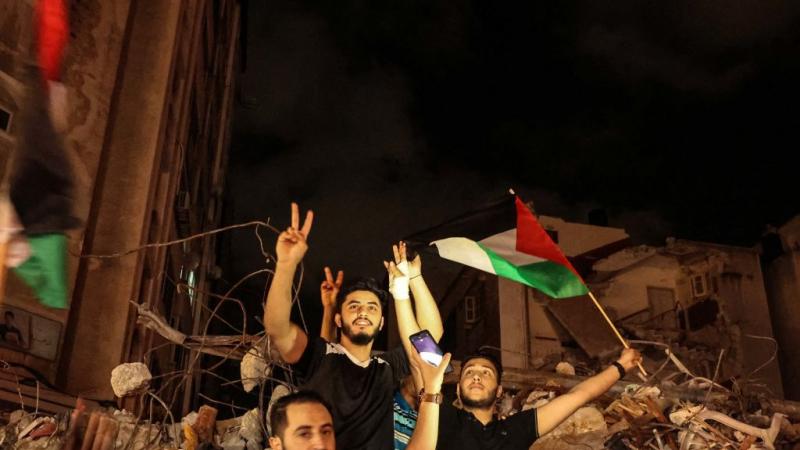 فور دخول اتفاق وقف إطلاق النار حيز التنفيذ، انطلق الفلسطينيون في الشوارع احتفالًا بانتهاء العدوان الإسرائيلي، وانتصار المقاومة الفلسطينية