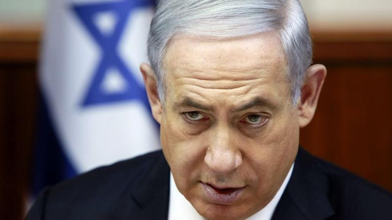 في حال فشل نتنياهو من المتوقع أن يكلف الرئيس الإسرائيلي زعيم المعارضة وحزب "هناك مستقبل" يائير لابيد بتشكيل الحكومة (غيتي)