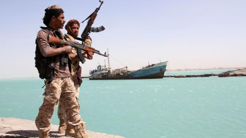 لم يصدر تعليق فوري من الحوثيين حول تدمير "الزورق المفخخ" 