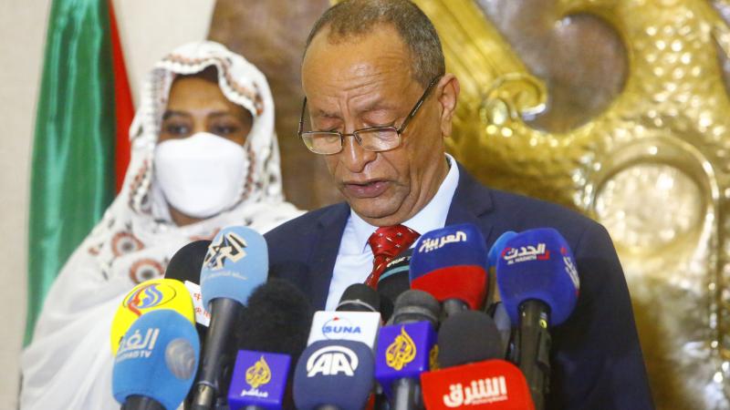 تؤكد مصر والسودان تمسكّها بالتوصّل أولًا إلى اتفاق ثلاثي، للحفاظ على منشآتهما المائية.