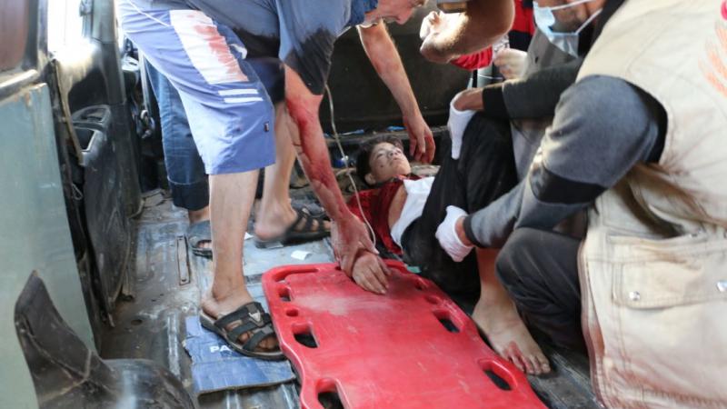إصابة 3 مدنيين بينهم طفلان في قصف لقوات نظام الأسد على قرى إدلب (الأناضول)