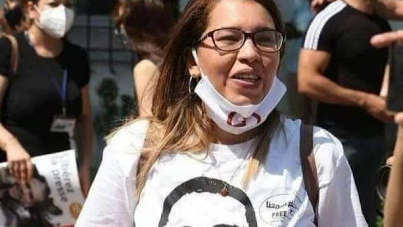 حوكمت الصحافية كنزة خاطو بتهمة "إهانة هيئة نظامها" (تويتر- حساب الحراك الشعبي الجزائر)