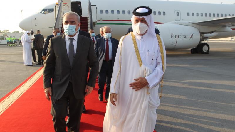 استقبل وزير الدولة للشؤون الخارجية القطرية اشتية والوفد المرافق له في مطار الدوحة الدولي