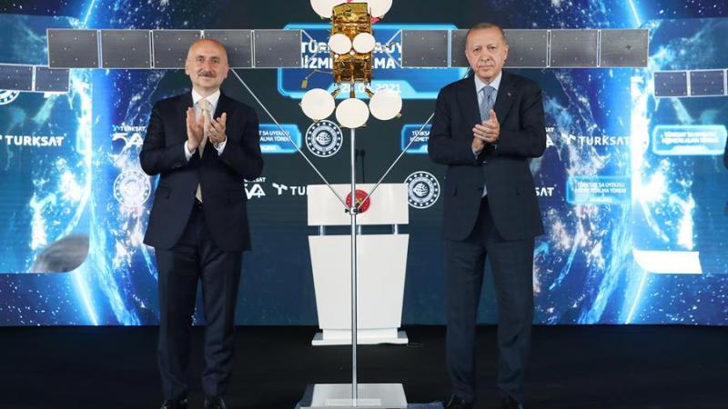 الرئيس التركي خلال مشاركته في حفل تشغيل القمر الصناعي "توركسات 5 إيه"