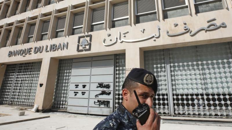 تواجه البنوك في لبنان أكبر تحد منذ الحرب الأهلية التي أسفرت عن أضرار أقلّ للمصارف وفق بعض المعايير