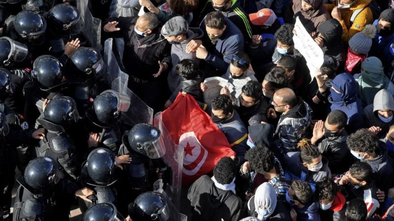 مواجهة بين الشرطة التونسية ومحتجين  