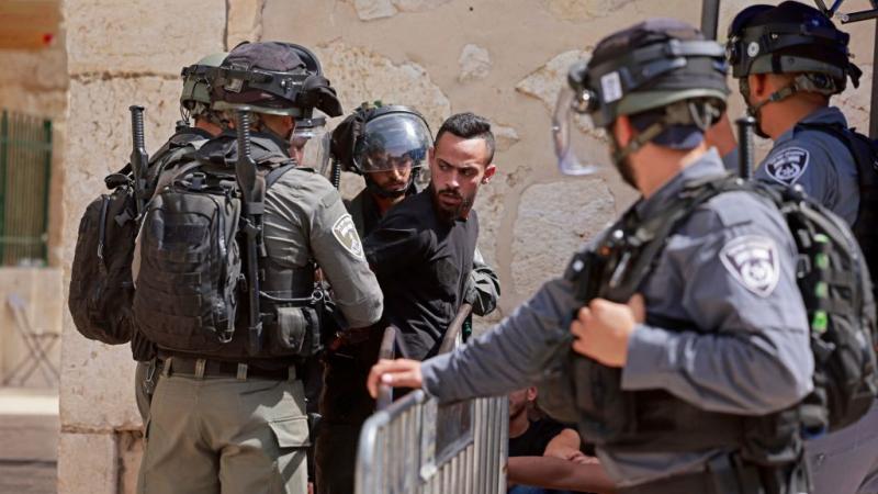 تنفذ شرطة الاحتلال الإسرائيلي حملة اعتقالات واسعة في القدس (غيتي)