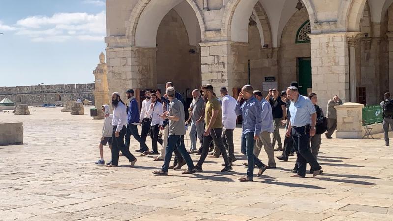 مستوطنون يقتحمون المسجد الأقصى المبارك في القدس المحتلة