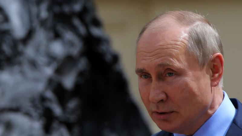 وقع بوتين على الانسحاب قبل لقاء القمة المرتقب مع بايدن الذي أعلن سباقًا عدم التراجع عن قرار ترمب الانسحاب من الاتفاقية (غيتي)