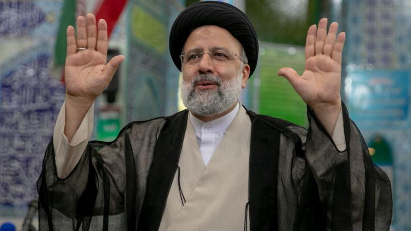 تشير النتائج الأولية إلى فوز إبراهيم رئيسي بالانتخابات الرئاسية في إيران (غيتي)