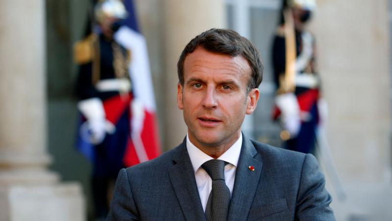 أشار الرئيس الفرنسي إيمانويل ماكرون إلى أنّه سيضطر لاتخاذ قرارات بعضها يتعلق بالنهوض وأخرى صعبة لكي تكون السنة الأخيرة من ولايته الخماسية مفيدة (غيتي- أرشيف)
