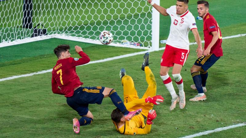 أهدر لاعبو إسبانيا ركلة جزاء كادت تهديهم الفوز