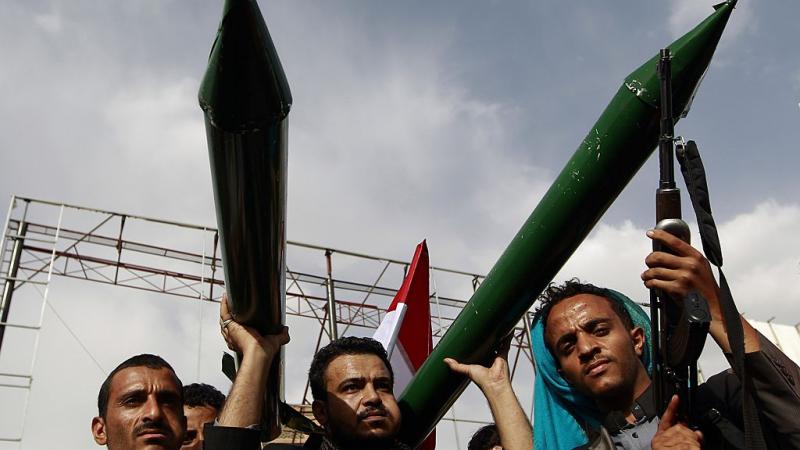 تواصل جماعة الحوثي استهداف السعودية بالصواريخ والمسيرات المفخخة بالتزامن مع اشتداد حدة المعارك في مأرب (أرشيف - غيتي)