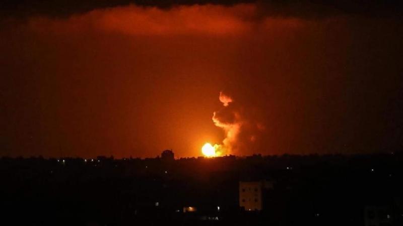 غارة اسرائيلية على مواقع لـ"حماس" في غزة.