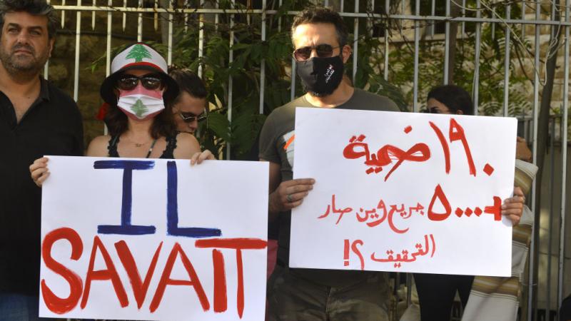 يصرّ اللبنانيون على وجوب كشف الحقيقة كاملة في "جريمة" انفجار مرفأ بيروت المروّع الذي وقع في الرابع من أغسطس (غيتي)