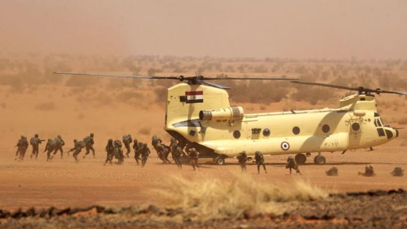 تتفوّق القوات المسلحة المصرية بشكل كبير حيث صُنّف الجيش المصري في المركز الـ14 عالميًا (غيتي)